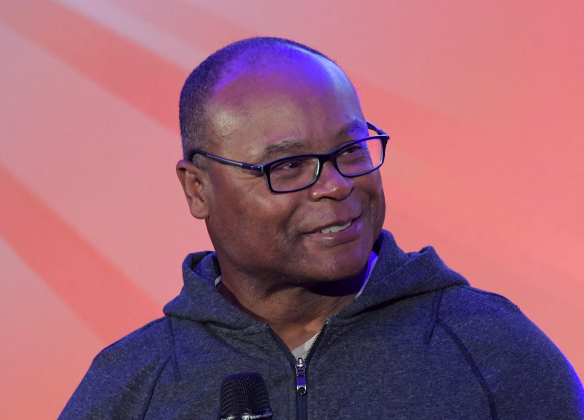 BREAKING Chicago Bears Appoint NFL Legend Mike Singletary as Head