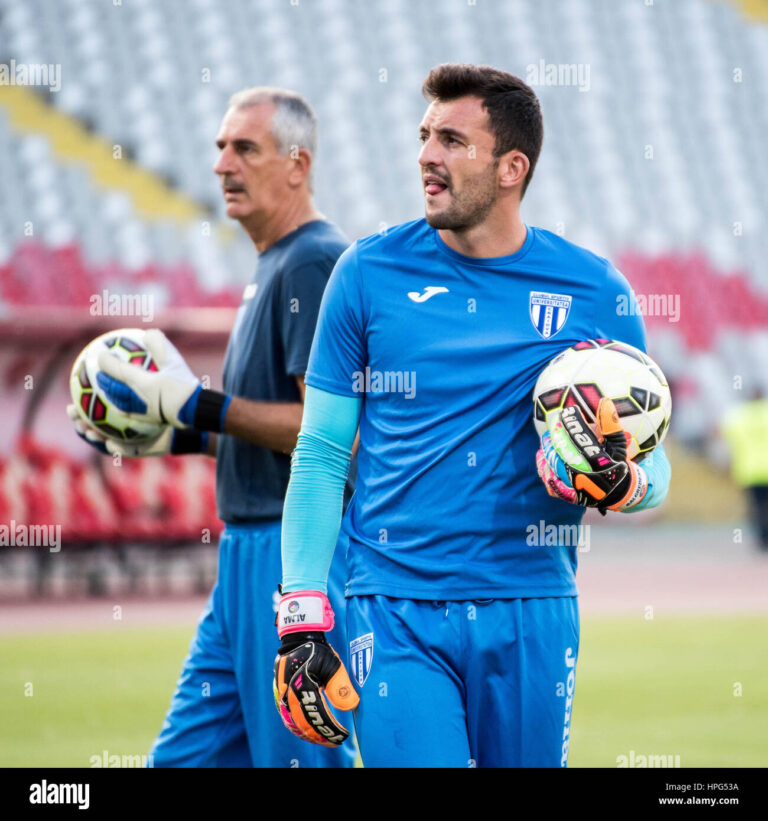 „Revin acasă”: un fost fotbalist al CS Craiova și-a încheiat contractul cu actuala echipă și a anunțat întoarcerea la……