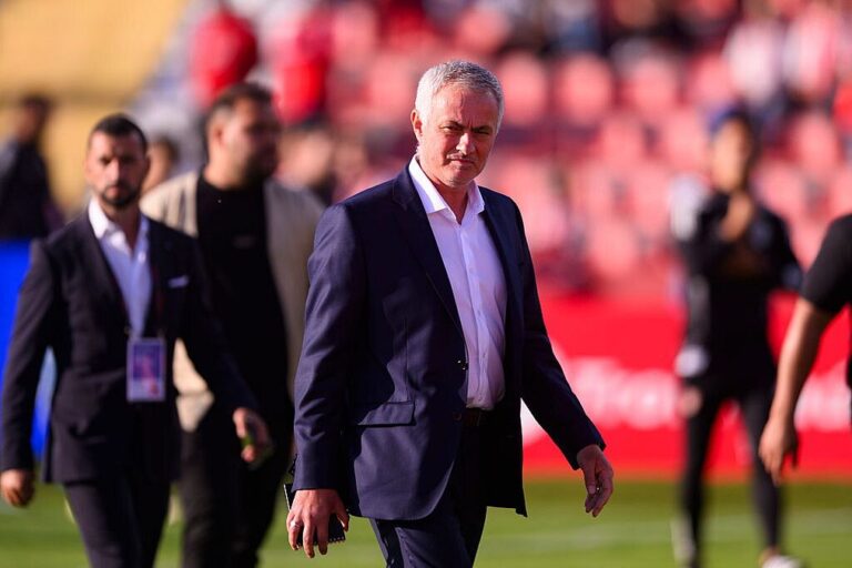 EUROPÄISCHER FUSSBALL SCHOCKIERT“:  José Mourinho  UNTERSCHREIBT OFFIZIELLEN HAMMER-DEAL MIT…